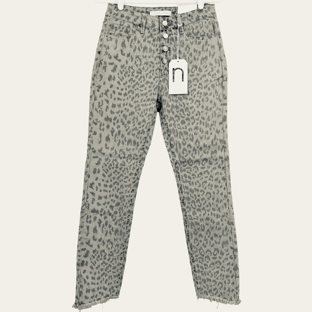 NWT Nature Women's Grey Jeans Size 7 Mid Rise Skinny Raw Hem Buttons Stretch